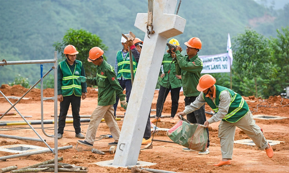 Vietnam GDP grows 8.2% in Q3